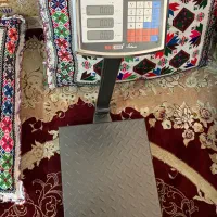 ترازوی 300کیلو در حد صفر
