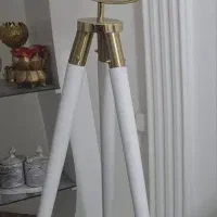 ساعت سه پایه ایستاده
