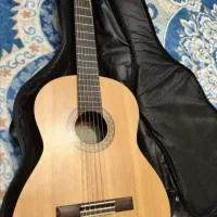 گیتار  یاماها C40نو  وسالم وکاپو وکتاب وکیف