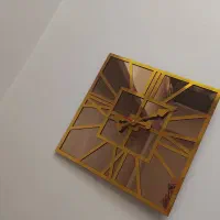 ساعت یه تیکه اینه ای شیک