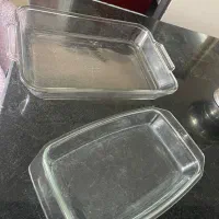 پیرکس‌امریکایی سایز بزرگ و‌پیرکس‌کوچکتر انگلیسی