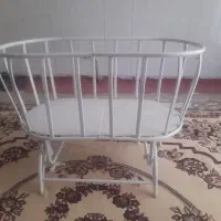 یک عدد گهواره بچه کارکرده