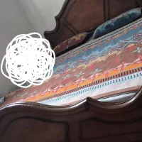 تخت دو نفره و دراور و آینه و پاتختی