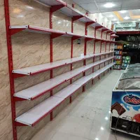 قفسه سفید و قرمز