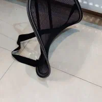 پشت کمری صندلی برای پُرکردن گودی کمر و دردسیاتیک