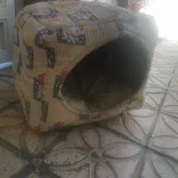 کلبه باکس  سگ و گربه و مقداری لوازم