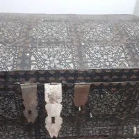 صندوق بزرگ قدیمی