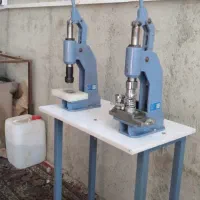 دستگاه دکمه زن