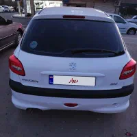 ماشین 206 مدل 1401 بی رنگ