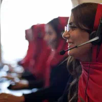 نیازمند منشی تلفنی خانم با فن بیان عالی و صدا خوب