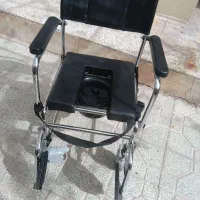 صندلی چرخدار (توالت فرنگی)