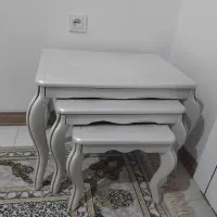میز عسلی. جلو مبلی