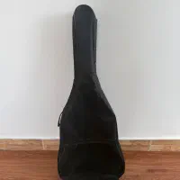 پایه گیتار و کیف گیتار