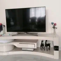 تلوزیون 46 اینچ و میز تلوزیون