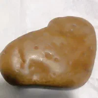 سنگی که تو تاریکی خیس آب میشه