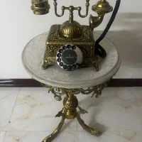 تلفن و میز برنجی بسیار سالم