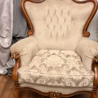 مبل سلطنتی بسیار تمیز