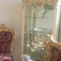 بوفه رنگ شیری درحد نو ومبل ست خودبوفه استیل