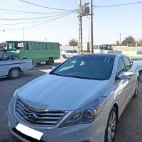 شیشه اتومبیل