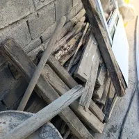 تعدادی چوب برای فروش