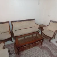 مبل و میز ناهارخوری