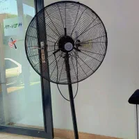 پنکه ایستاده خونک کننده قوی سالنی