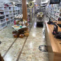 فروشنده خانم