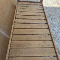 تخت چوبی