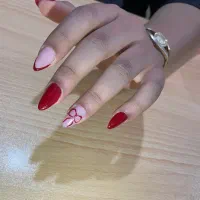 کاشت و خدمات ناخن در ساری