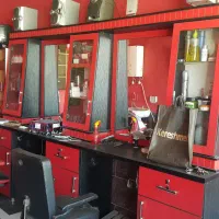 میز کار آرایشگاه