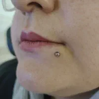 پیرسینگ،میکرودرمال و آرایش دائم صورت