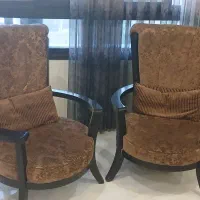 یک دست مبل راحتی مشخصات خاصی ندارد
