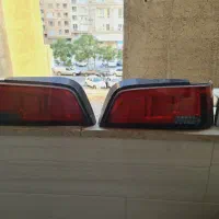 یه جفت چراغ عقب پارس