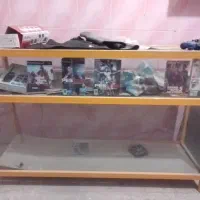 ویترین شیشه‌ای