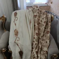 پرده در حد نو  بدون  پارگی  چهار عدد بالشت رومبلی