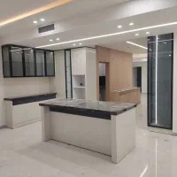 کابینت نئوکلاسیک با رنگ پلی استر و پلی اورتان