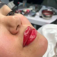 تخفیف ویژه خدمات و اموزش ارایش دائم