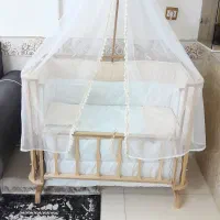 تخت و گهواره کنار مادر همراه روروک