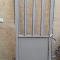 درب آهنی انباری و دستشویی