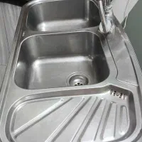 سینک استیل و شیر آب