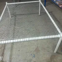 تخت فلزی