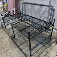 تخت فلزی