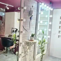 آینه آرایشگاه