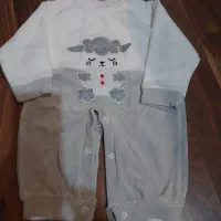 تعدادی لباس بچه گانه