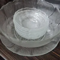 میوه خوری وشیرینی خوری و۶ عدد کاسه