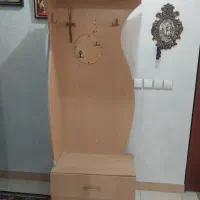 لباس آویز همراه با دو کشو لباس