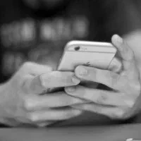 همه افراد با گوشیون روزی بالای ۱میلیون پول دربیارن