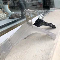 آویز لباس