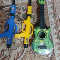 تفنگ آب پاش و گیتار