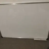 تخته وایت برد در حد نو با ابعاد 70*100